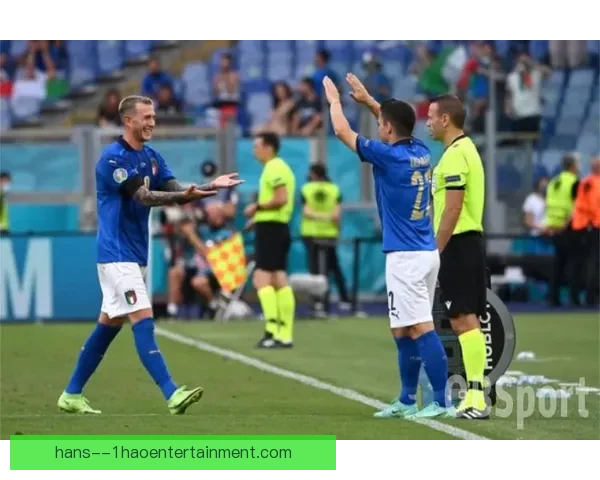 中国男足客场顽强逼平印尼成功晋级18强赛展现强大斗志